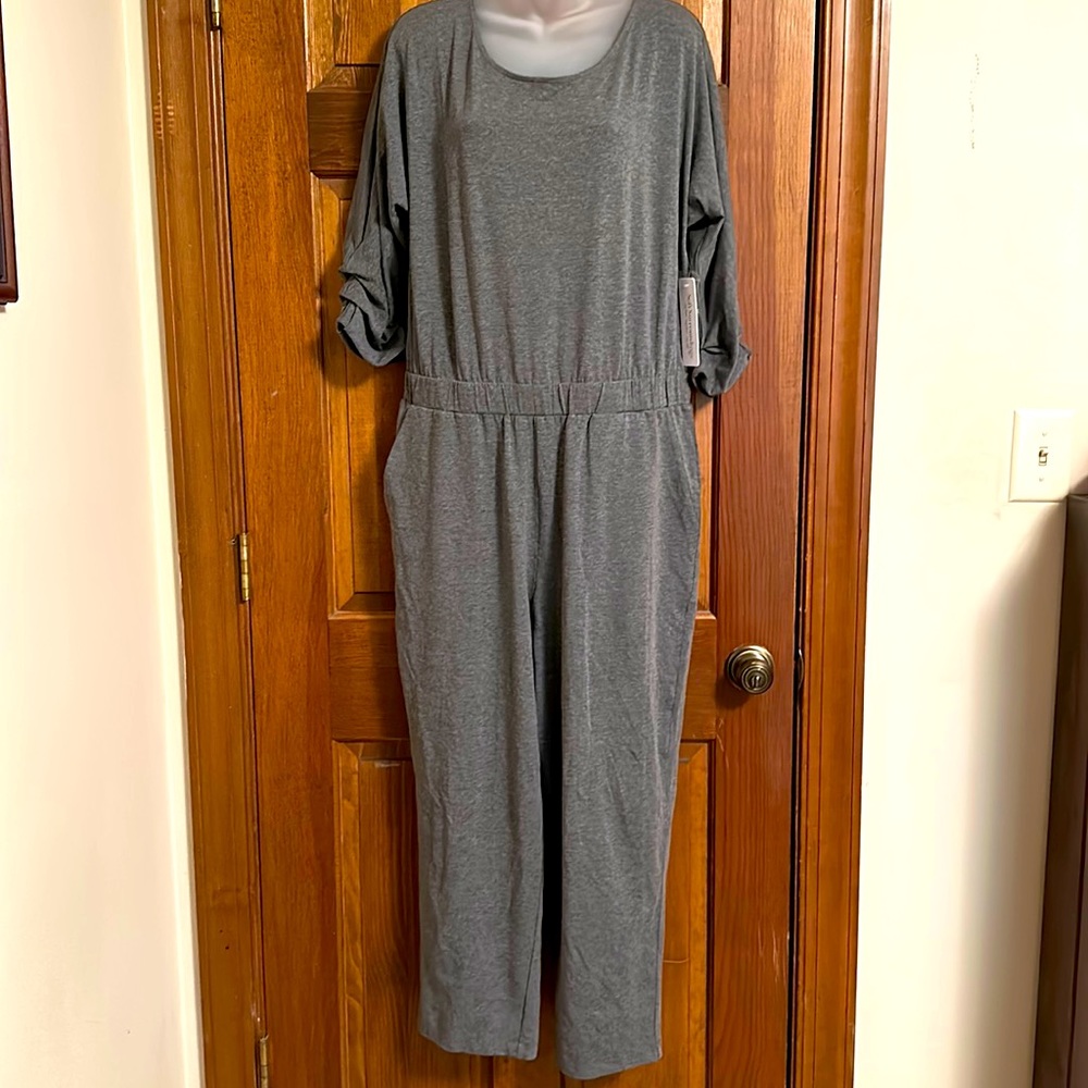 NWT!! Soft Surroundings heather grey SZ L 3/4 sleeve romper.    25” inseam.